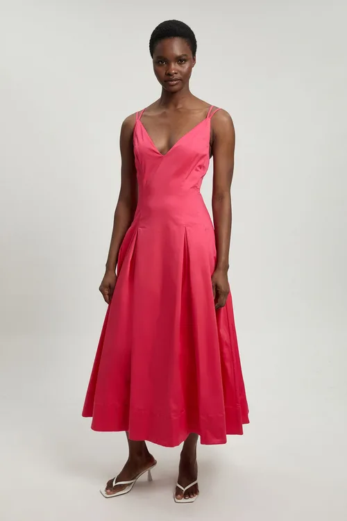 The best dresses for big boobs that will flatter your figure